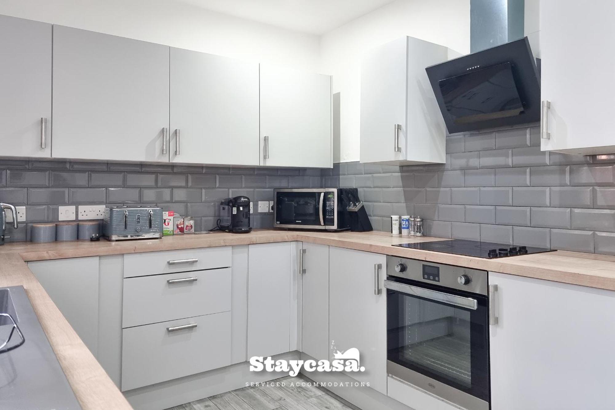 The Cowesby 4-bed Street Parking Manchester