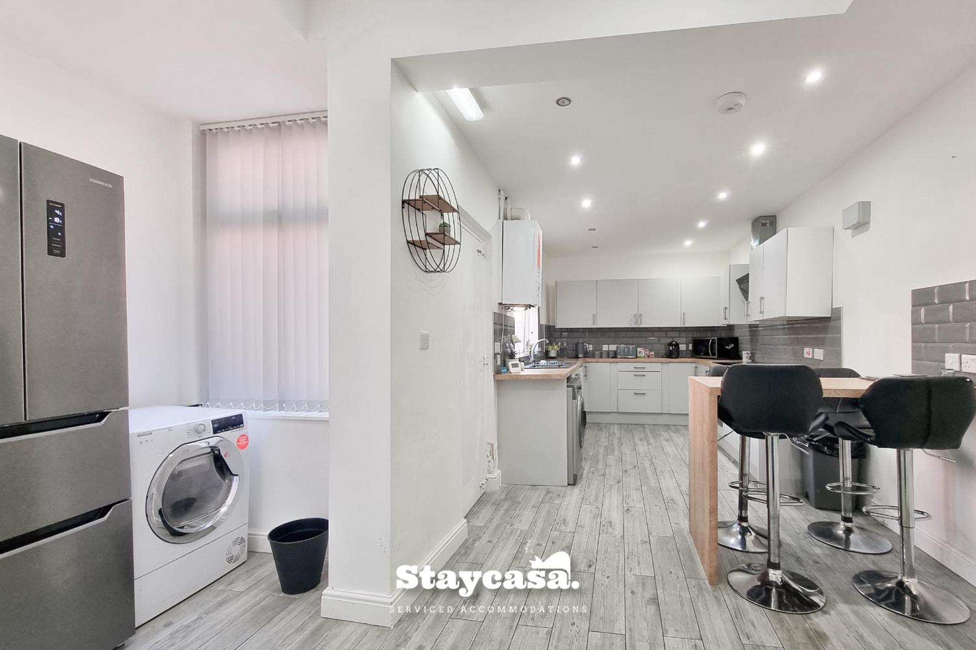 The Cowesby 4-bed Street Parking Holiday home