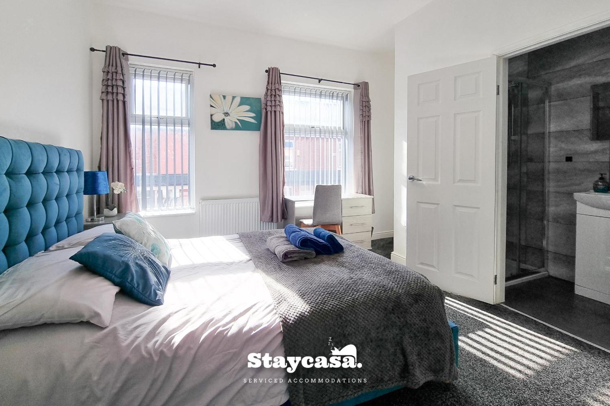 The Cowesby 4-bed Street Parking Holiday home Manchester